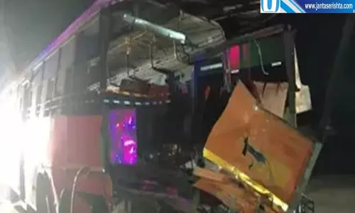 हाईवे पर दर्दनाक हादसा 9 साल की मासूम की गई जान 17 घायल हाईवे पर दर्दनाक हादसा 9 साल की मासूम की गई जान 17 घायल