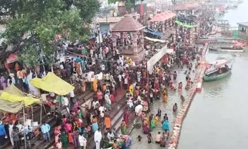सावन पूर्णिमा पर अयोध्या में उमड़ा आस्था का सैलाब, सरयू में श्रद्धालुओं ने लगाई डुबकी