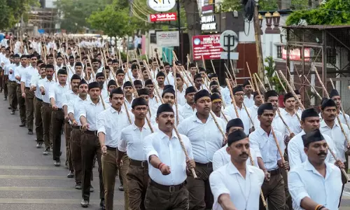 RSS पथ संचलन में शामिल होने पर कर्नाटक के दो सरकारी शिक्षक निलंबित