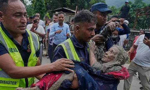 नेपाल बाढ़ में 290 भारतीय लापता संपर्क टूटा