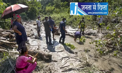 नेपाल में बाढ़ के बाद मंडी और Lahaul-Spiti में हेल्पडेस्क शुरू किए गए नेपाल में बाढ़ के बाद मंडी और Lahaul-Spiti में हेल्पडेस्क शुरू किए गए
