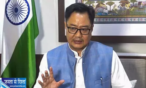 संसद के दोबारा बुलाने के संकेत से सियासी हलचल तेज संसद के दोबारा बुलाने के संकेत से सियासी हलचल तेज