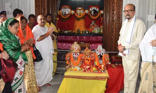 रक्षाबंधन पर राज्यपाल रमेन डेका ने भगवान जगन्नाथ के दर्शन कर बांधा रक्षासूत्र