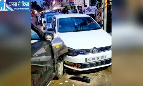 सड़क हादसे में रिटायर्ड फायर ऑफिसर की मौत सड़क हादसे में रिटायर्ड फायर ऑफिसर की मौत