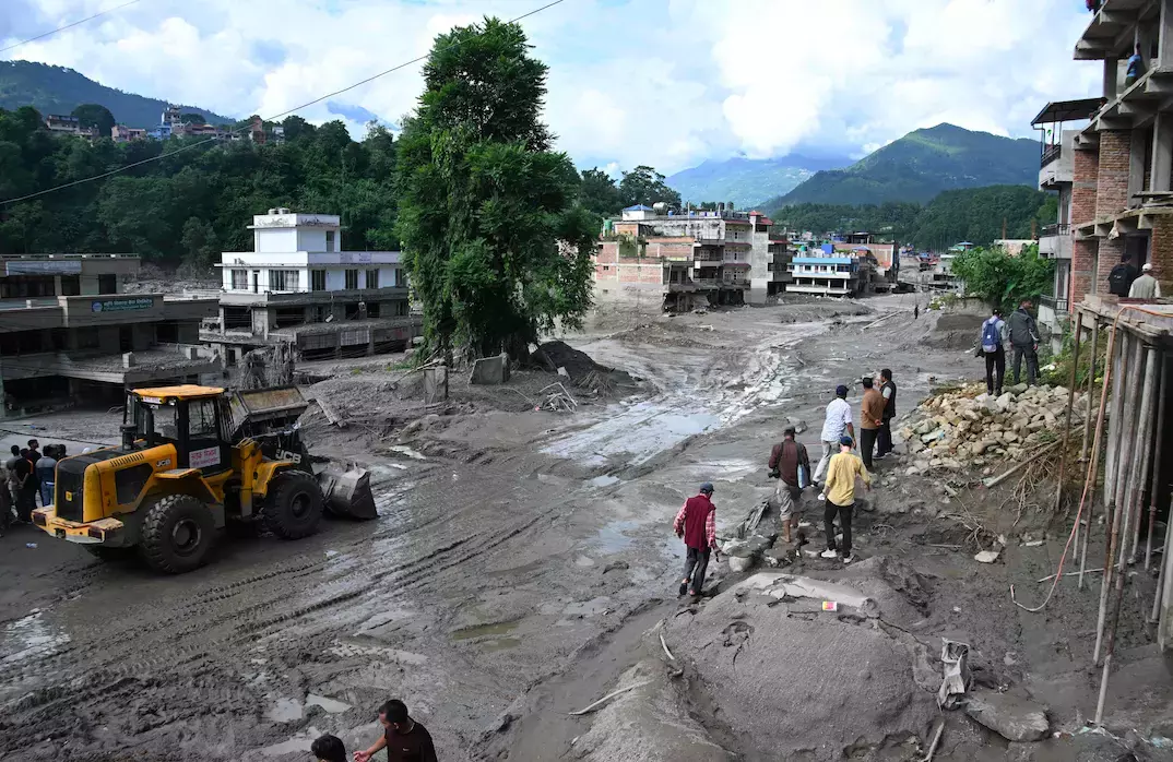 क्रोमपेट ट्रैवल्स कंपनी द्वारा 49 पर्यटकों को ले जाने के बारे में कोई खबर नहीं है, परिजनों ने कहा