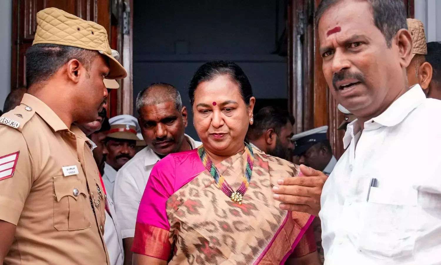 Tamil Nadu: तमिलनाडु विधानसभा में तीखी नोकझोंक से प्रेमालता नाराज़