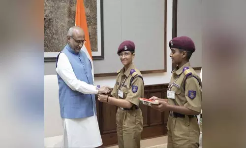 उपराष्ट्रपति ने बच्चों संग तो ओम बिरला ने लाड़ली बहनों संग मनाया त्योहार, नितिन नवीन को महिला कार्यकर्ताओं ने बांधी राखी