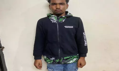 रायपुर में ANTF की बड़ी कार्रवाई, टेबलेट सप्लायर को घेराबंदी कर पकड़ा रायपुर में ANTF की बड़ी कार्रवाई, टेबलेट सप्लायर को घेराबंदी कर पकड़ा