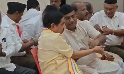 हुबली में प्रल्हाद जोशी ने RSS कार्यक्रम में मनाया रक्षाबंधन हुबली में प्रल्हाद जोशी ने RSS कार्यक्रम में मनाया रक्षाबंधन