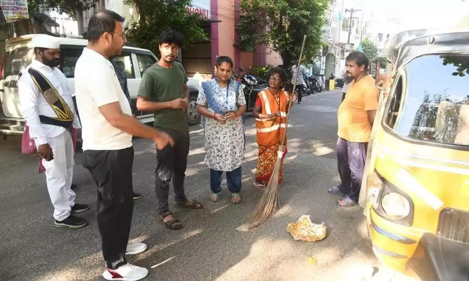 GVMC कमिश्नर ने कचरा निपटान में खामियां पाईं, कार्रवाई की GVMC कमिश्नर ने कचरा निपटान में खामियां पाईं, कार्रवाई की