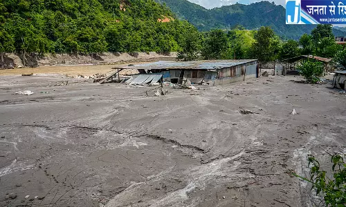 नेपाल आपदा में गुजरात के लोगों की तलाश जारी