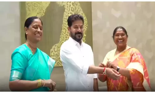 रक्षाबंधन पर दिखा परंपरा और पर्यावरण प्रेम का संगम रक्षाबंधन पर दिखा परंपरा और पर्यावरण प्रेम का संगम