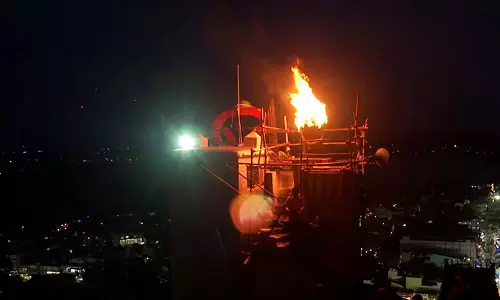 तिरुवन्नामलाई में अवनी गिरिवलम के बाद ट्रेन के लिए उमड़ी भीड़ तिरुवन्नामलाई में अवनी गिरिवलम के बाद ट्रेन के लिए उमड़ी भीड़
