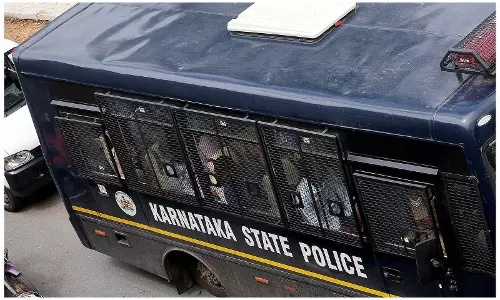 ईद मिलाद कार्यक्रम के दौरान झंडा लगाने पर विवाद बढ़ा