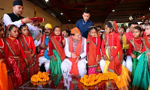 मां बाराही धाम में CM धामी ने देखा ऐतिहासिक बग्वाल मेला मां बाराही धाम में CM धामी ने देखा ऐतिहासिक बग्वाल मेला