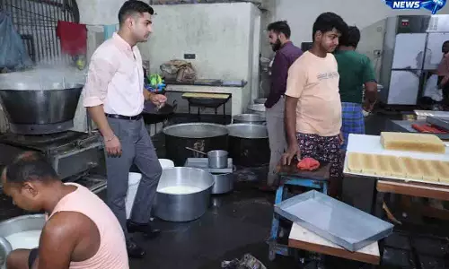 त्योहारी सीजन में खाद्य गुणवत्ता पर प्रशासन की नजर, मावा, पनीर, घी और मिठाइयों की होगी जांच