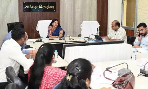 कलेक्टर ने की स्वास्थ्य एवं महिला बाल विकास विभाग की संयुक्त समीक्षा बैठक