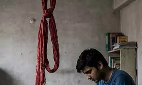 अलीगढ़ मुस्लिम यूनिवर्सिटी में दर्दनाक घटना छात्र की मौत से शोक