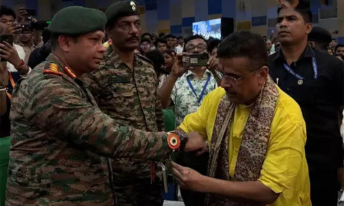 बंगाल CM ने जवानों और NCC कैडेट्स संग मनाया रक्षाबंधन