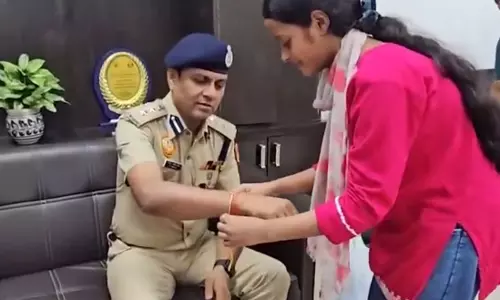 दिल्ली पुलिस का तोहफा ऑपरेशन विश्वास के तहत लौटाए चोरी और गुम हुए मोबाइल दिल्ली पुलिस का तोहफा ऑपरेशन विश्वास के तहत लौटाए चोरी और गुम हुए मोबाइल