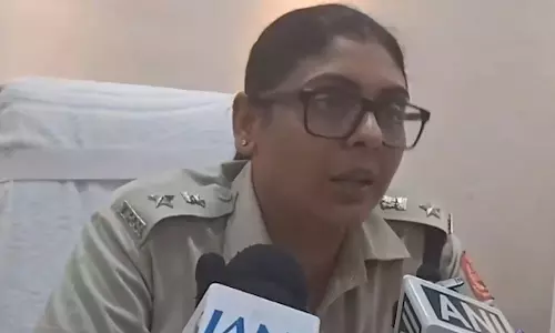 पश्चिम बंगाल में अवैध पटाखों पर बड़ा एक्शन, कई क्विंटल पटाखे जब्त
