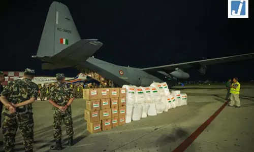 भारत से मदद और बचाव दल के साथ तीसरी उड़ान नेपाल पहुंची