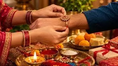 शुभ मुहूर्त और विधि: रक्षाबंधन पर इस मंत्र के साथ बांधें राखी शुभ मुहूर्त और विधि: रक्षाबंधन पर इस मंत्र के साथ बांधें राखी