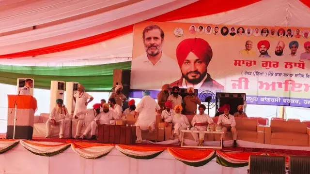अमृतसर कांग्रेस रैली में फिर दिखी गुटबाजी, चन्नी खेमे की मौजूदगी रही चर्चा का विषय अमृतसर कांग्रेस रैली में फिर दिखी गुटबाजी, चन्नी खेमे की मौजूदगी रही चर्चा का विषय