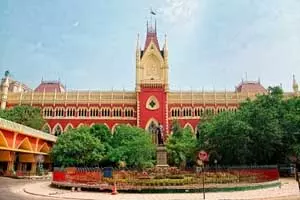 तृणमूल बिलबोर्ड विवाद: कलकत्ता हाईकोर्ट ने अंतरिम आदेश देने से किया इनकार तृणमूल बिलबोर्ड विवाद: कलकत्ता हाईकोर्ट ने अंतरिम आदेश देने से किया इनकार
