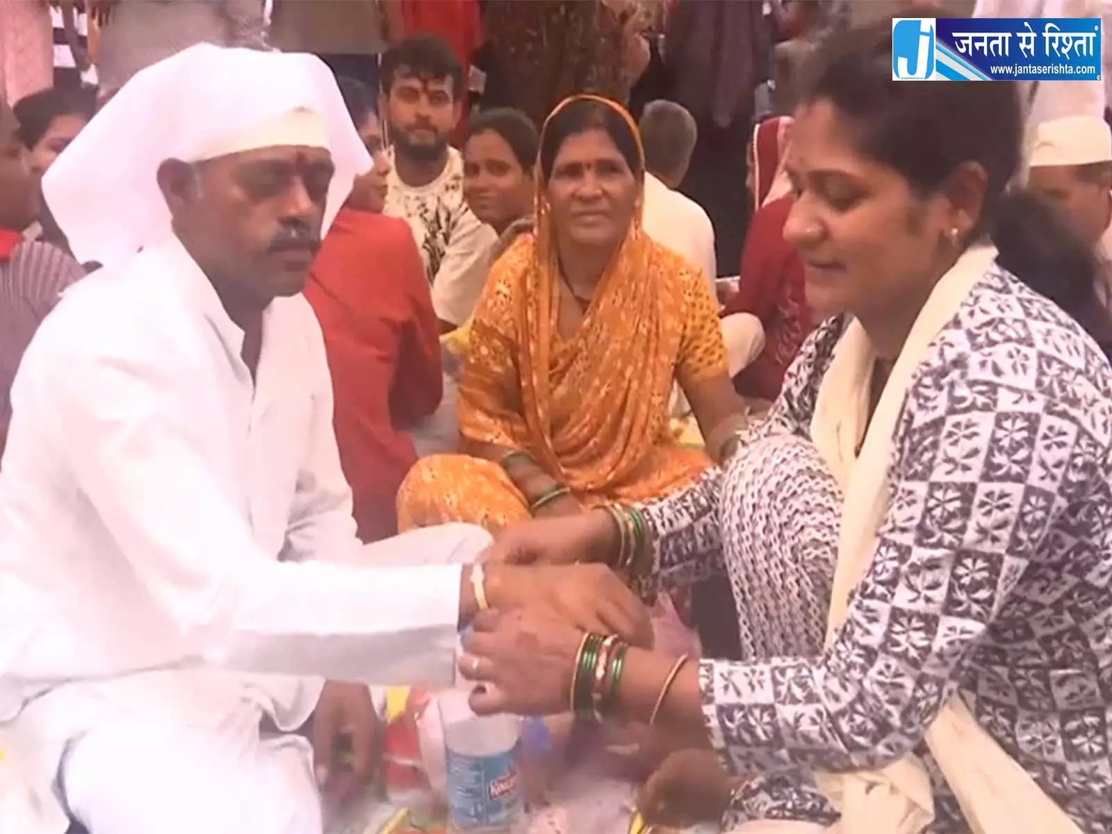 बारामती हादसे में दो महिलाओं की दर्दनाक मौत तेज रफ्तार कार बनी वजह बारामती हादसे में दो महिलाओं की दर्दनाक मौत तेज रफ्तार कार बनी वजह