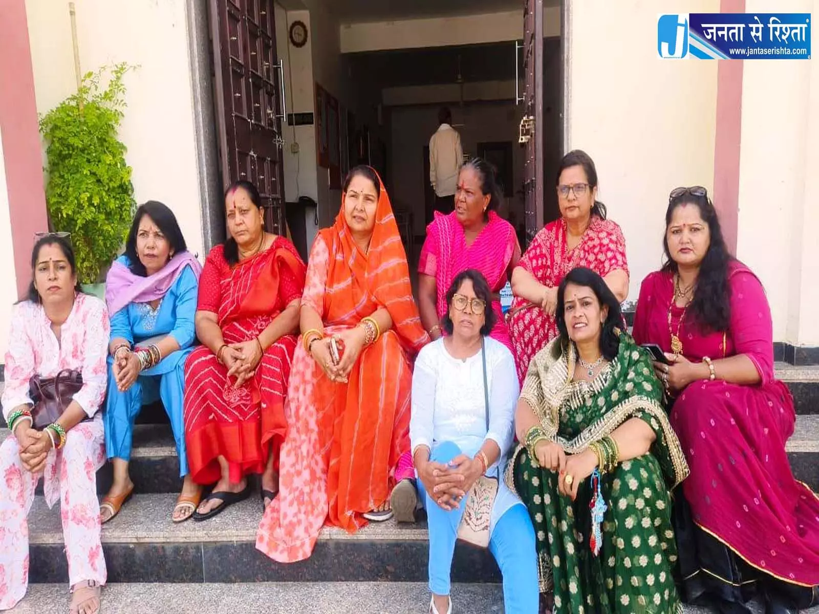महापौर टिकट को लेकर भाजपा में घमासान, महिला कार्यकर्ताओं की अनदेखी पर भाजपा में उठे विरोध के स्वर महापौर टिकट को लेकर भाजपा में घमासान, महिला कार्यकर्ताओं की अनदेखी पर भाजपा में उठे विरोध के स्वर