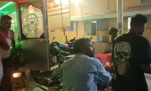 पुरी स्वर्गद्वार में दूसरे व्यक्ति के अंतिम संस्कार में शामिल शख्स की मौत