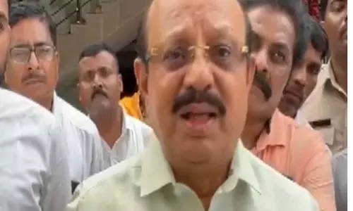 कर्नाटक कैबिनेट विस्तार पर कांग्रेस विधायक जयचंद्र ने उठाए सवाल कर्नाटक कैबिनेट विस्तार पर कांग्रेस विधायक जयचंद्र ने उठाए सवाल