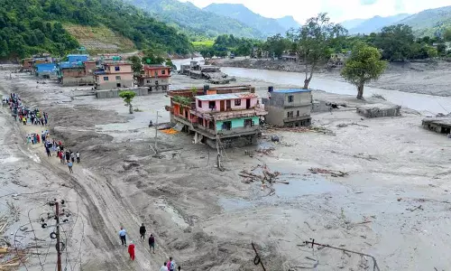 नेपाल बाढ़ में फंसे महाराष्ट्रवासी सुरक्षित लौटे नेपाल बाढ़ में फंसे महाराष्ट्रवासी सुरक्षित लौटे