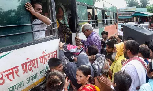 Lucknow मुफ्त बस योजना पर अखिलेश का BJP पर हमला