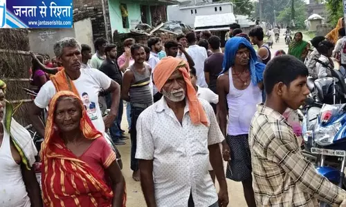 मोबाइल लूट का विरोध पड़ा भारी