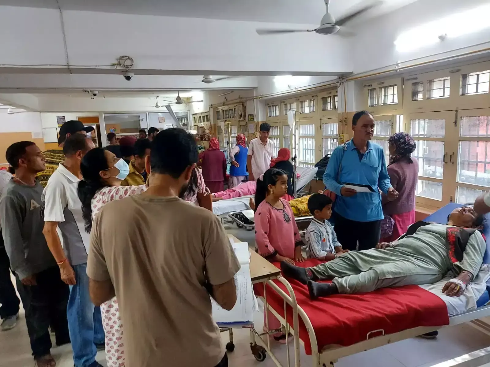 Kullu: चालक की सूझबूझ से टली बड़ी दुर्घटना, HRTC बस के ब्रेक फेल, 46 घायल Kullu: चालक की सूझबूझ से टली बड़ी दुर्घटना, HRTC बस के ब्रेक फेल, 46 घायल