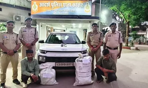 कांकेर पुलिस की कार्रवाई, 20 किलो गांजा के साथ कार से उतरकर भागने वाले महाराष्ट्र के तस्कर गिरफ्तार