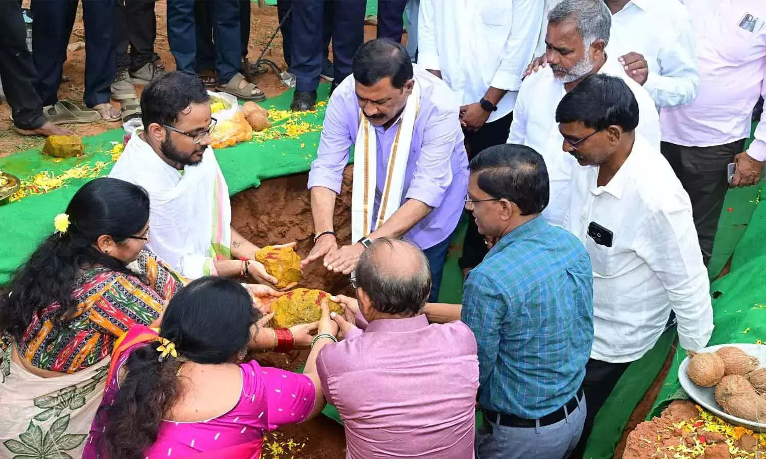 Andhra: बायो-फ़र्टिलाइज़र प्रोडक्शन लैब के लिए आधारशिला रखी गई Andhra: बायो-फ़र्टिलाइज़र प्रोडक्शन लैब के लिए आधारशिला रखी गई