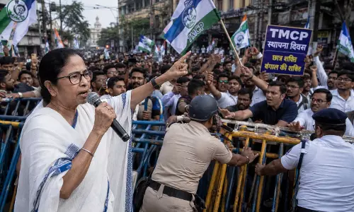 ममता बनर्जी के खिलाफ FIR