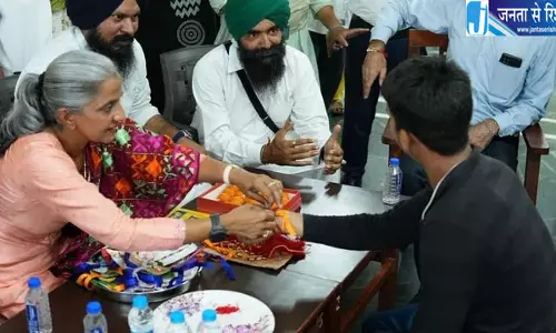 पंजाब के नशामुक्ति केंद्रों में मनाया गया रक्षाबंधन परिवारों ने उपचार ले रहे लोगों को दिया हौसला पंजाब के नशामुक्ति केंद्रों में मनाया गया रक्षाबंधन परिवारों ने उपचार ले रहे लोगों को दिया हौसला