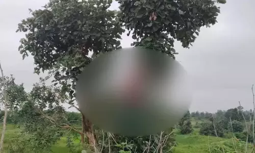 घर के पास मिला महिला का शव, पोस्टमार्टम रिपोर्ट का इंतजार घर के पास मिला महिला का शव, पोस्टमार्टम रिपोर्ट का इंतजार