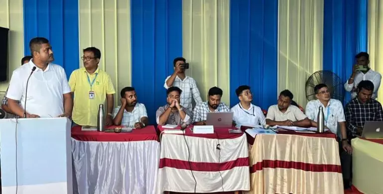 मैक्स सीमेंट प्लांट विवाद: अपनी बात न रख पाने पर ग्रामीणों ने जताई नाराजगी