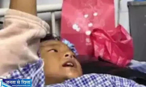 नेपाल बाढ़ में मासूम की हिम्मत सलामत बची जिंदगी की कहानी बनी मिसाल