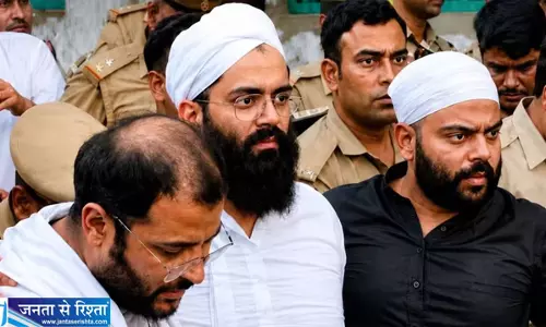 अतीक परिवार की राजनीति में वापसी के संकेत उमर को लेकर बढ़ी हलचल