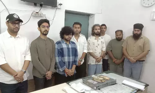 ताश के पत्तों पर लग रहा था लाखों का दांव,  9 गिरफ्तार 1.14 लाख कैश जब्त