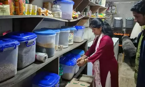 New Tehri: धनोल्टी क्षेत्र में खाद्य विभाग की कार्रवाई, 13 खाद्य सैंपल जांच के लिए भेजे