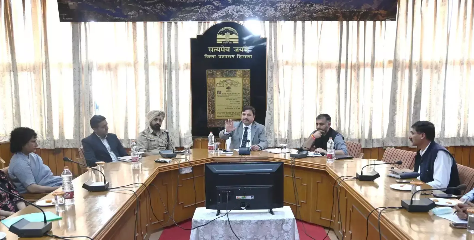 Shimla: स्कूलों को रोजाना देना होगा सुरक्षा प्रमाणपत्र, बच्चों की सुरक्षा पर डीसी का कड़ा रुख