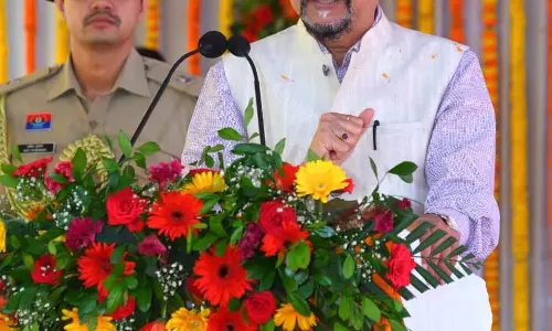 राज्यपाल रमेन डेका ने चाम्पा स्कूल में सभाकक्ष का किया लोकार्पण