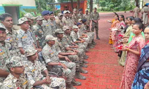 जहां कभी बंदूक थी, वहां बंधी राखी: पूर्व नक्सली महिलाओं ने जवानों को बनाया भाई